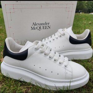 Alexander McQueen White and Black Athletic Shoes with Sleek Design💥✨🍇🍁